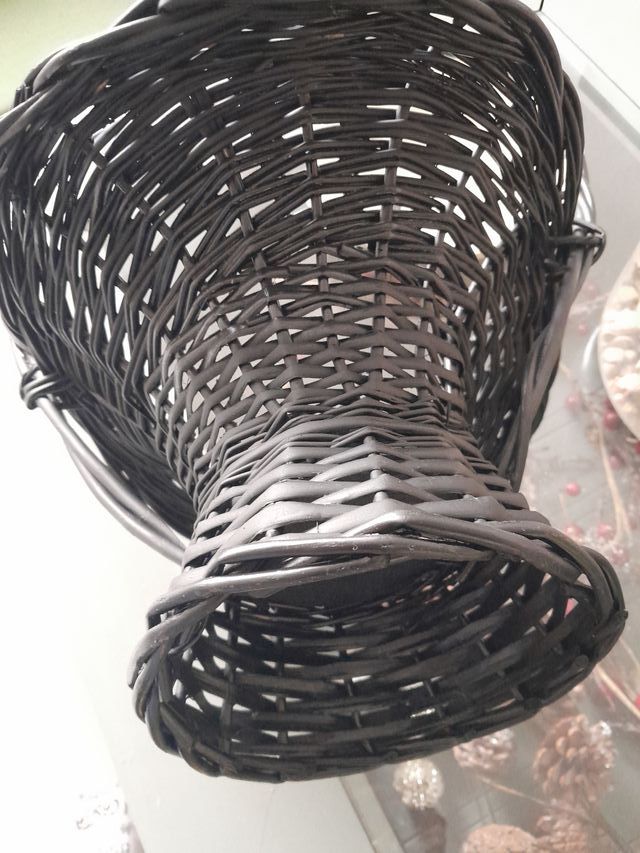 Cesta Mimbre Negra Asa Grande