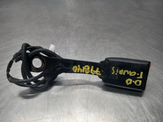 ENGANCHE CINTURON DELANTERO DERECHO TOYOTA AURIS