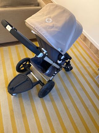 Bugaboo Camaleon con patín y capazo. Fundas beige.