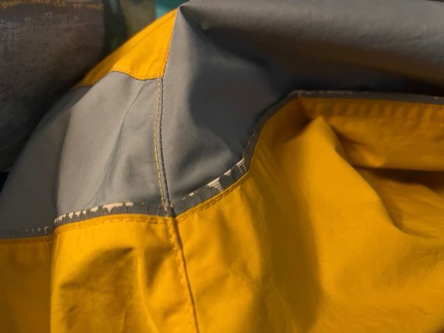 Cortavientos Nike. Talla M.