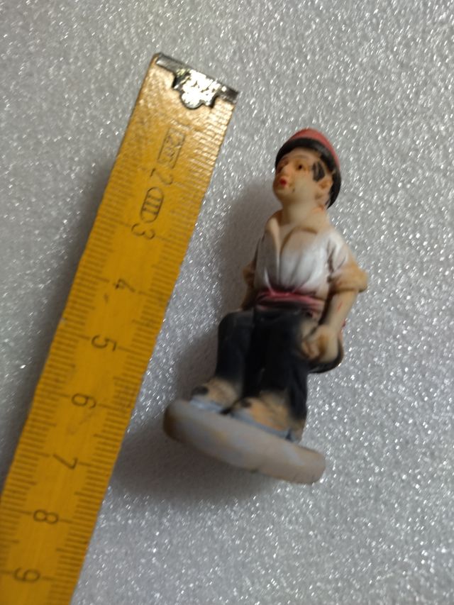 Caganer souvenir Spagna Ragazzo che la sta facendo