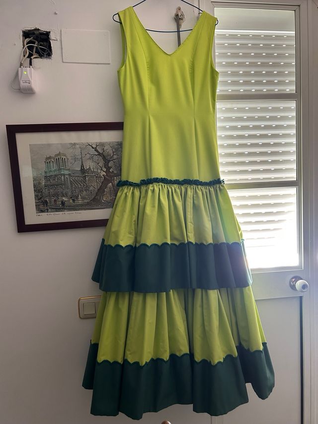 Traje de flamenca verde talla 38-40