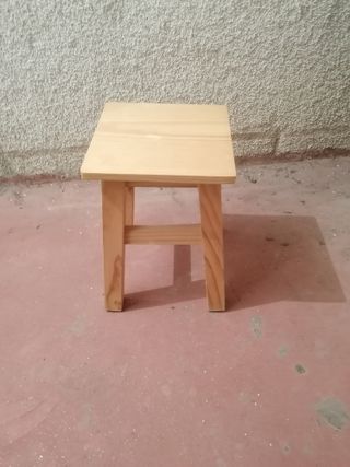2 Taburetes madera natural sin tratar