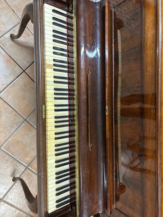 Piano antiguo de madera BOISSELOT BERNAREGGI & Co
