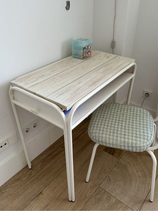 Escritorio de hierro