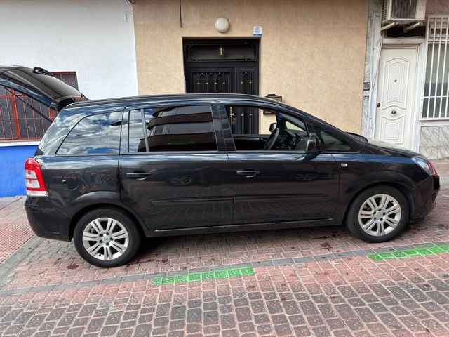 Opel Zafira 2012