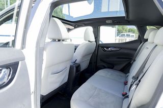 Nissan Qashqai   1.6dCi TEKNA 4x2 XTRONIC Alcantara