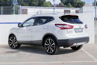 Nissan Qashqai   1.6dCi TEKNA 4x2 XTRONIC Alcantara