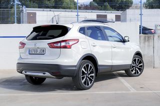 Nissan Qashqai   1.6dCi TEKNA 4x2 XTRONIC Alcantara