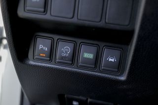 Nissan Qashqai   1.6dCi TEKNA 4x2 XTRONIC Alcantara