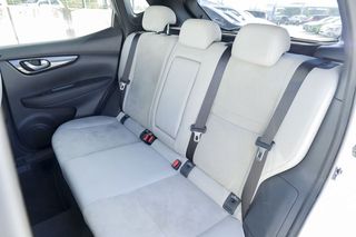 Nissan Qashqai   1.6dCi TEKNA 4x2 XTRONIC Alcantara