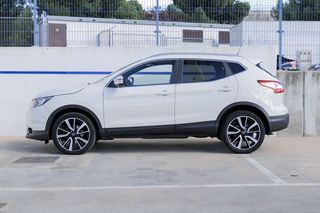 Nissan Qashqai   1.6dCi TEKNA 4x2 XTRONIC Alcantara