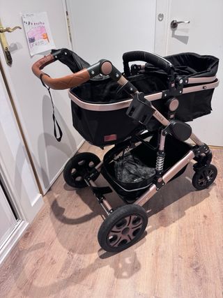 Carrito de bebé negro