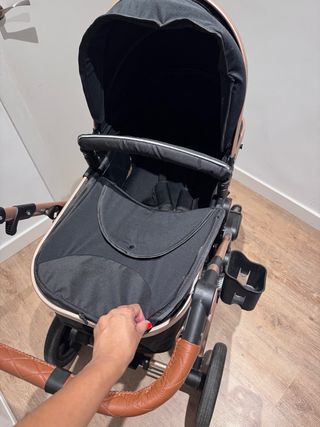 Carrito de bebé negro