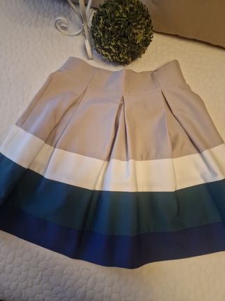 Falda plisada de mujer sin estrenar