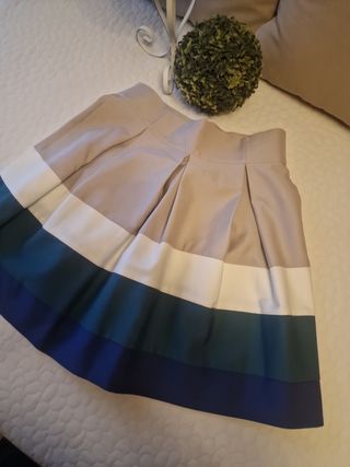 Falda plisada de mujer sin estrenar