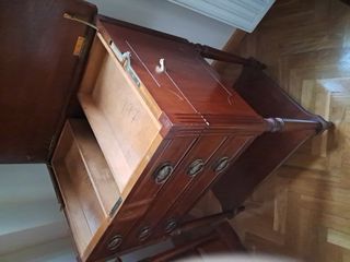 Mueble auxiliar de madera