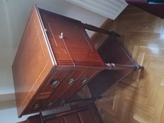 Mueble auxiliar de madera
