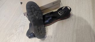 Sandalias negras Clarks Orianna Cross