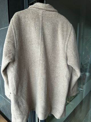 Abrigo con 60% llama y 20% lana oversize