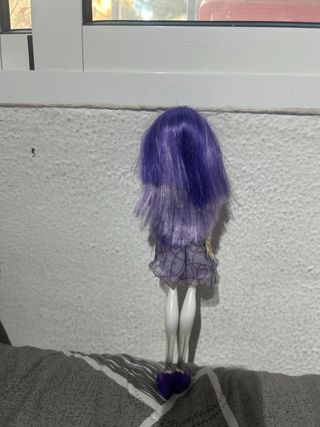 Muñeca Spectra Vondergeist y ropa