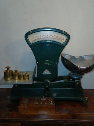 Balanza antigua de precisión Ed. Schmitt