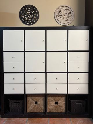 Mueble modular 4x4 con cestas