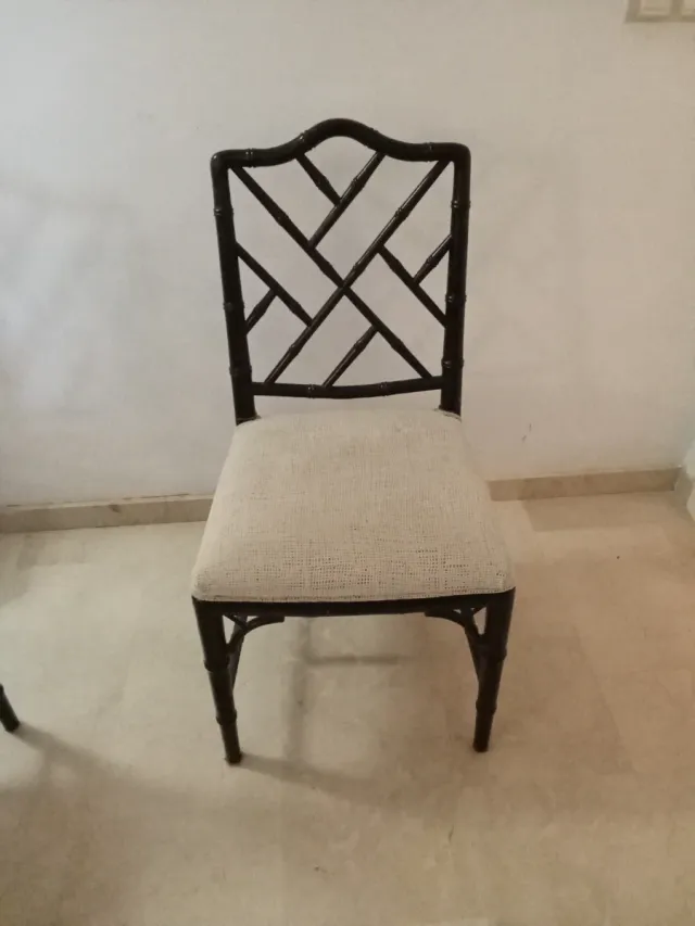 Silla de comedor estilo bambú. Dispongo de 3 más.