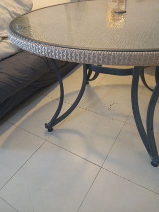 Mesa redonda cristal y forja