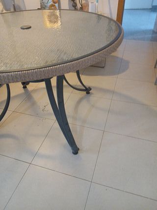 Mesa redonda cristal y forja