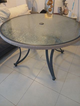 Mesa redonda cristal y forja
