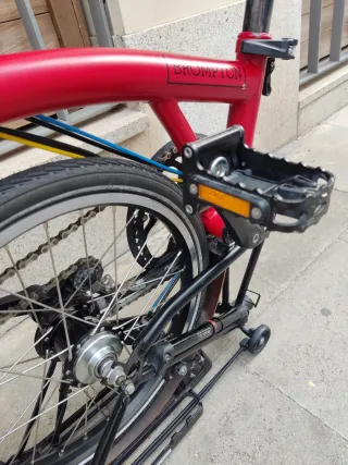 Brompton Eléctrica Roja