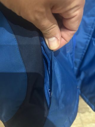 chaqueta para nieve o frío azul y blanco