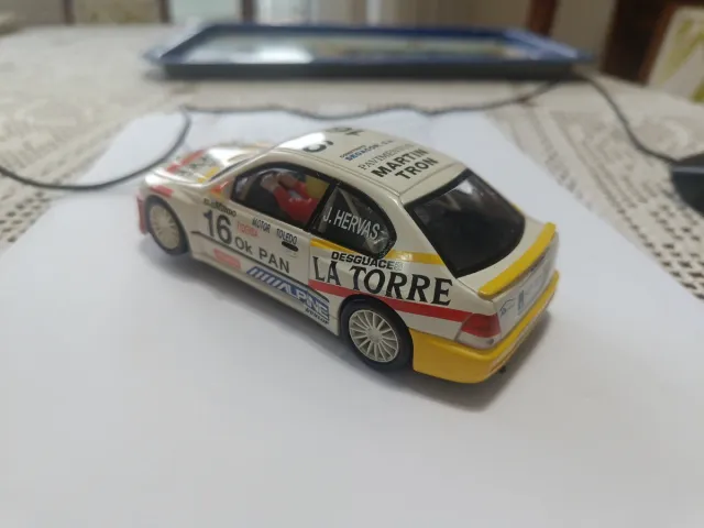 Coche Scalextric Hyundai La Torre 16