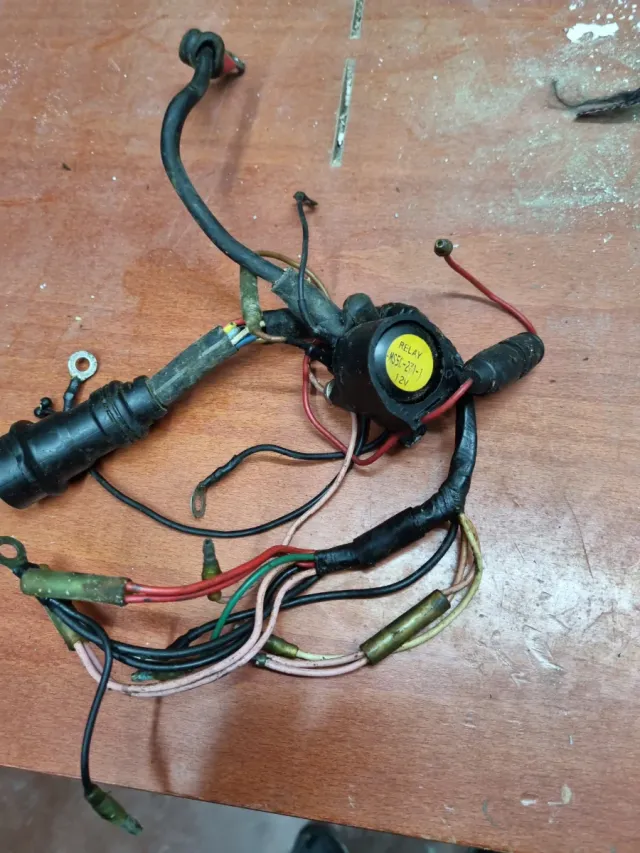 Relé Yamaha 60cv fueraborda