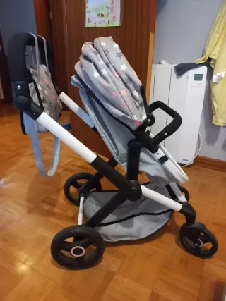 Carrito de muñecas transformable