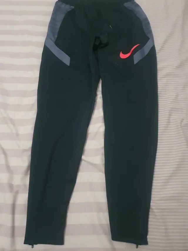 Pantalón Nike Talla S negro