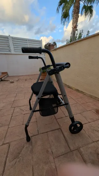 Andador para ancianos, García 1880 Modelo: R2214N