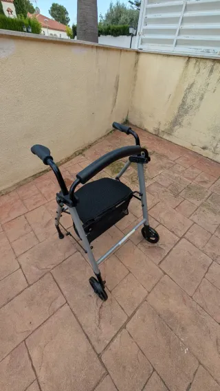 Andador para ancianos, García 1880 Modelo: R2214N