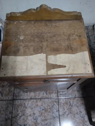 Mesilla de noche de madera