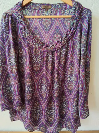 Blusa Cortefiel Morada Talla XXL.