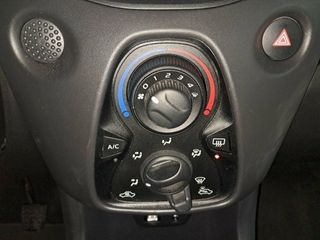 Toyota Aygo 1.0 70 x-play