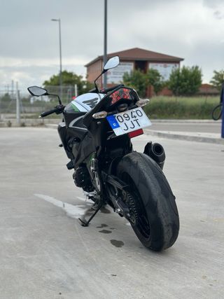 Kawasaki Z800e