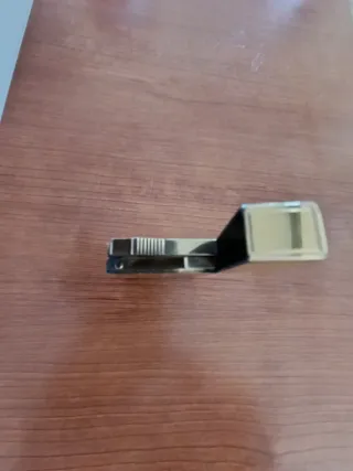 Encendedor dorado