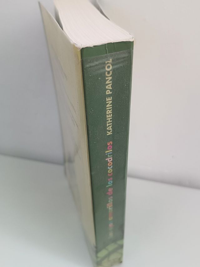 Los ojos amarillos de los cocodrilos