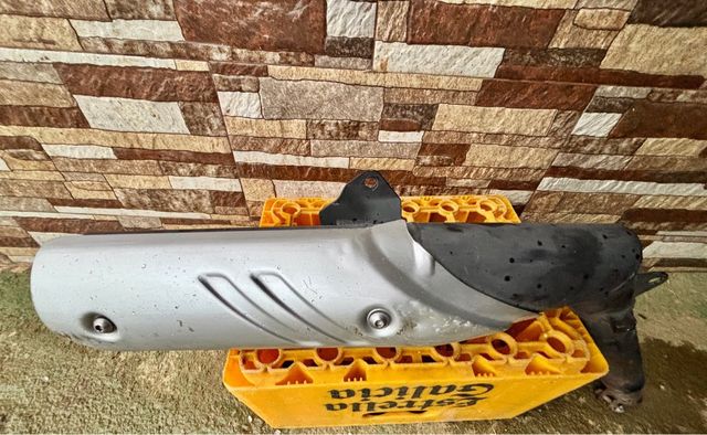 Tubo de escape Honda Varadero 125 original