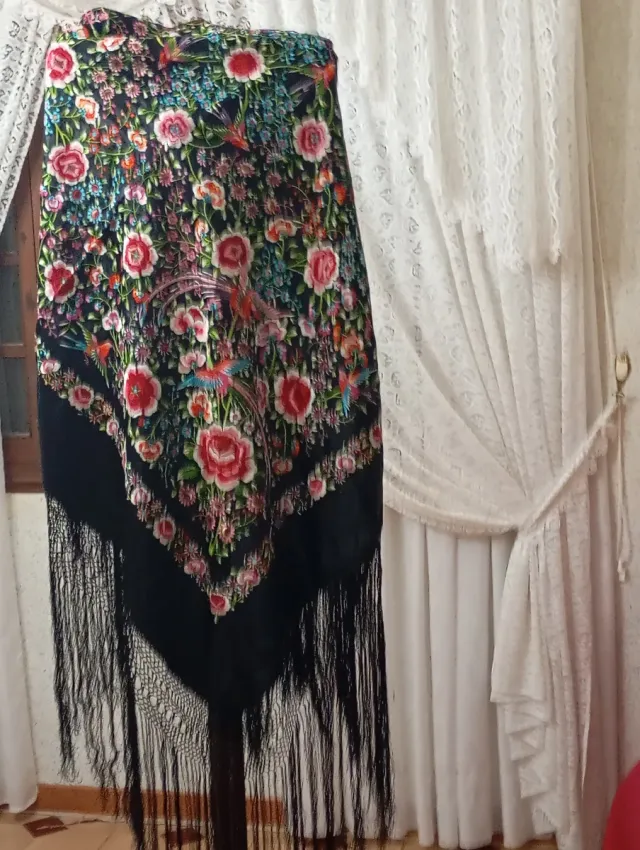 Mantón Manila Foronda Bordado a Mano