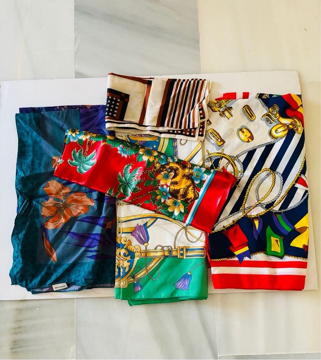 Lotes de  4 Pañuelos 2€ cada lote 