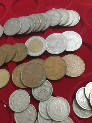 Lote 46 monedas Portugal surtidas