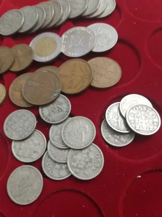 Lote 46 monedas Portugal surtidas